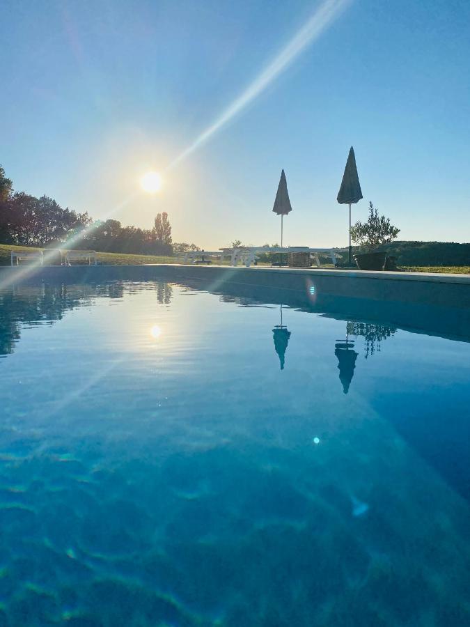 Domaine De Cazal - Gite 2 Pers Avec Piscine Au Coeur De 26 Hectares De Nature Preservee Saint-Cyprien  Exterior foto